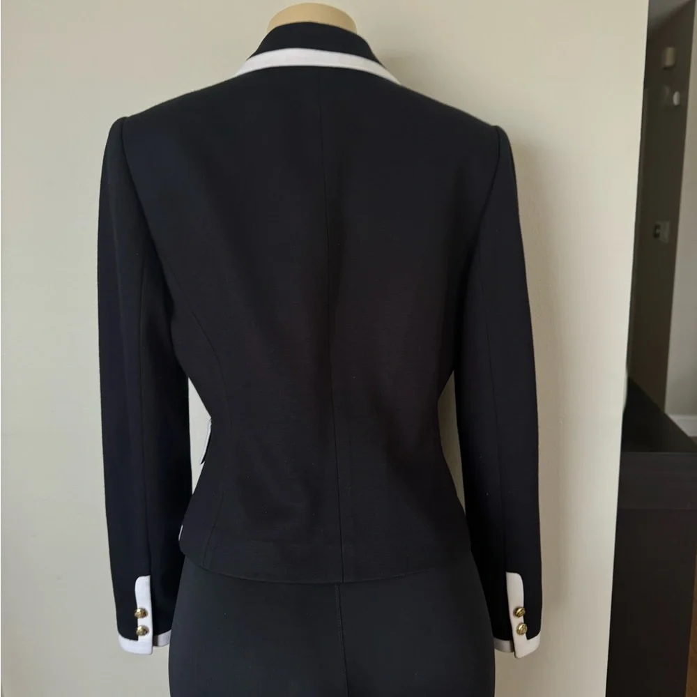 TAHARI black & white dressy Blazer size 6petite - Picture 2 of 7
